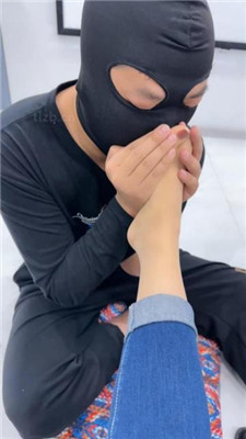 图片[2]_【辣姐】长靴踩踏/下跪伺候/清理泥巴鞋底_HD绳艺资源