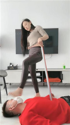 图片[17]_【三娘】高难度挑战耳光/脚趾掐喉窒息/钢管打屁股/重度踩踏_HD绳艺资源