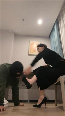 【娩娩大魔王】白领S-高跟裸足恋足舔_HD绳艺资源