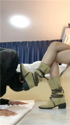 图片[2]_【LL77】跪舔脏短靴/黑丝脚捂脸/袋子套头窒息_HD绳艺资源