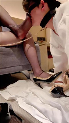 图片[4]_【Mistress Luv】富二代下跪舔黑丝高跟美腿_HD绳艺资源