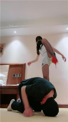 图片[9]_【美娜格格】车模S-身高差-揪耳朵/耳光/黑丝高跟踢踹_HD绳艺资源