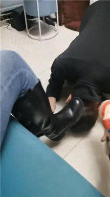 【文文文】3素人S-长靴原味船袜踩地毯狗_HD绳艺资源