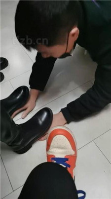 图片[5]_【文文文】3素人S-长靴原味船袜踩地毯狗_HD绳艺资源