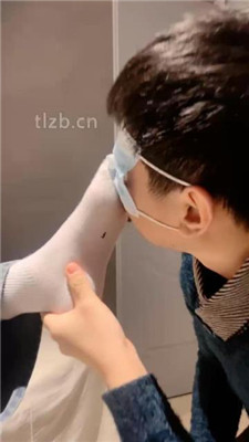 【司野】超臭白袜-踩踏/口水/喂食_HD绳艺资源