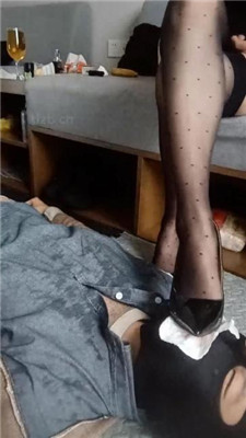 图片[2]_【苏州KK】卫生巾贴嘴/灌圣水/高跟黑丝碾压踩/喂食咀嚼物_HD绳艺资源