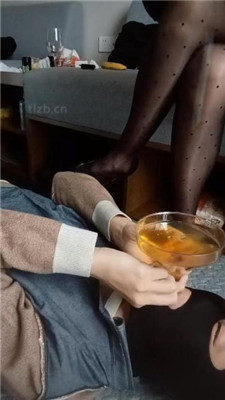 图片[7]_【苏州KK】卫生巾贴嘴/灌圣水/高跟黑丝碾压踩/喂食咀嚼物_HD绳艺资源