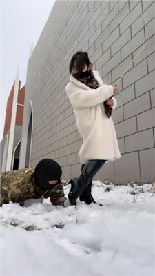 图片[5]_【辣姐】冰天雪地虐狗被路人偶遇-翻车_HD绳艺资源