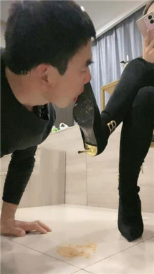 图片[9]_【魅儿】跪爬狗伺候主人用餐_HD绳艺资源