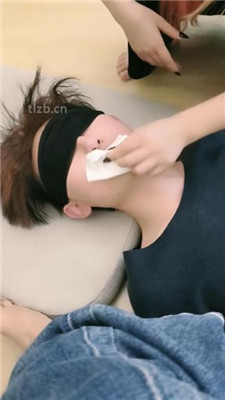 图片[6]_【北京啡啡】全体重踩踏/舔脏鞋臭脚/人肉脚垫_HD绳艺资源