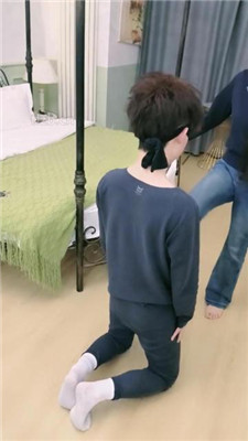 图片[10]_【北京啡啡】全体重踩踏/舔脏鞋臭脚/人肉脚垫_HD绳艺资源