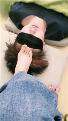 图片[13]_【北京啡啡】全体重踩踏/舔脏鞋臭脚/人肉脚垫_HD绳艺资源