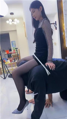 图片[13]_【麋鹿银儿】素人模特S虐三奴-骑马骑脖/踩踏掐乳/喂圣水训练_HD绳艺资源