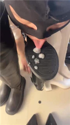 图片[4]_【甜心教主】多双脏长靴用狗舌头清理_HD绳艺资源