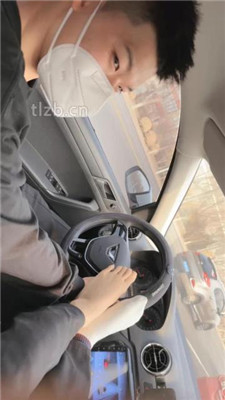 【朱砂痣】开发驾校教练舔脏鞋臭脚_HD绳艺资源