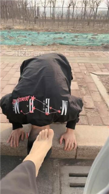 图片[7]_【朱砂痣】开发驾校教练舔脏鞋臭脚_HD绳艺资源