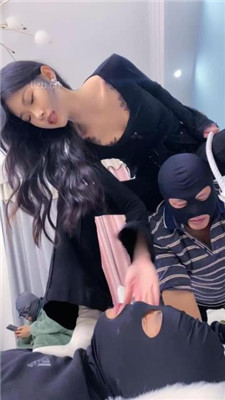 图片[5]_【麋鹿银儿】素人模特S-高难度挑战虐三奴-骑马踩踏/训练/白袜捂脸/提档_HD绳艺资源