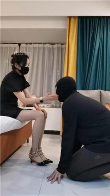 【皮皮S】耳光/滴蜡/骑马转胯/跪舔铆钉高跟_HD绳艺资源