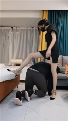 图片[2]_【皮皮S】耳光/滴蜡/骑马转胯/跪舔铆钉高跟_HD绳艺资源