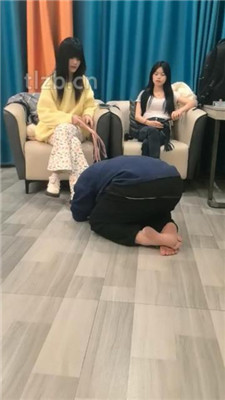 【阳阳】姐妹花臭脚臭袜辱-训练/转胯骑马踩踏_HD绳艺资源