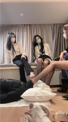 图片[13]_【虞姬】3S-高跟/小白鞋全体重踩踏-耳光/臭脚捂脸【完整版】_HD绳艺资源