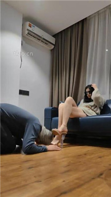 图片[10]_【PeiPei】散鞭抽打/人肉座椅/长靴踩虐/品尝裸足脚趾_HD绳艺资源