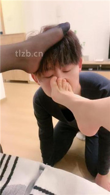 图片[5]_【啡啡】双S-跪舔皮鞋黑丝/狂吸脚趾/脚插嘴/转胯/臭脚捂脸_HD绳艺资源