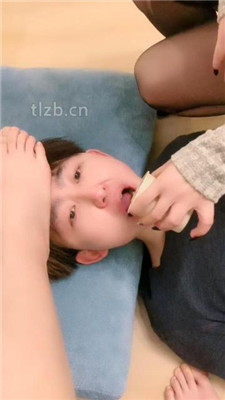 图片[15]_【啡啡】双S-跪舔皮鞋黑丝/狂吸脚趾/脚插嘴/转胯/臭脚捂脸_HD绳艺资源