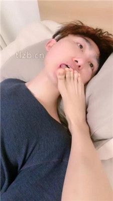 图片[17]_【啡啡】双S-跪舔皮鞋黑丝/狂吸脚趾/脚插嘴/转胯/臭脚捂脸_HD绳艺资源