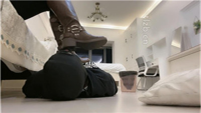 图片[11]_【zaizz】狗链拴狗/长靴踩/转胯爬行_HD绳艺资源