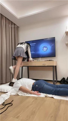 图片[4]_【陈甜女帝】精神小妹S-小白鞋全体重蹦迪_HD绳艺资源