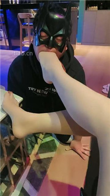 图片[15]_【咩祖】肉丝脚狂舔/高跟踩狗舌/清理脚趾/臭脚捂脸_HD绳艺资源