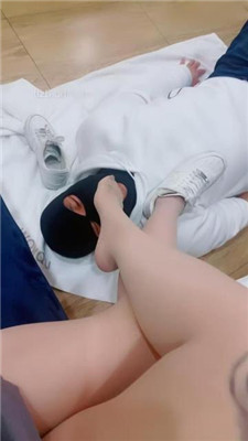 图片[5]_【陈甜女帝】清理脏空军一号/臭丝袜脚捂脸_HD绳艺资源