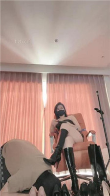 【冷颜】长靴踩狗头/头顶鞋子/训练/高跟玉足恋足调_HD绳艺资源