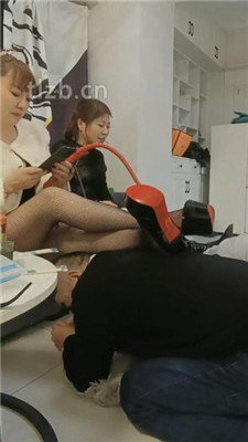 【乐爷】双S-玩弄脚底下贱父子狗_HD绳艺资源