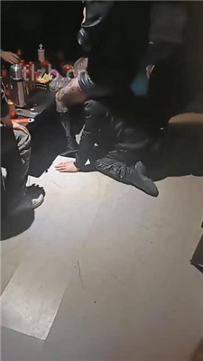 【乐爷】KTV聚会公开处刑-长靴踩虐踢踹_HD绳艺资源