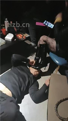 图片[7]_【乐爷】KTV聚会公开处刑-长靴踩虐踢踹_HD绳艺资源