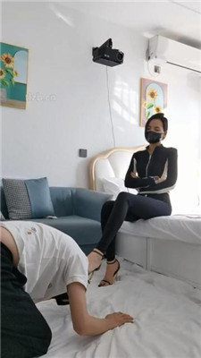 【皮皮】高跟凉鞋踩虐/耳光抽/转胯爬行_HD绳艺资源