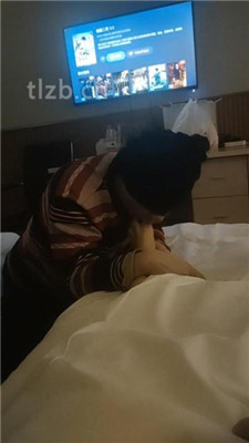 【赞拉】下跪舔素人小姐姐的臭脚_HD绳艺资源