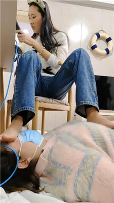 【樱樱】物化闺蜜-无意识踩脚垫【二】_HD绳艺资源