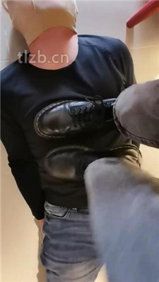 图片[7]_【Welldoer】头顶鞋子/长靴白袜各种踩踏/清理脏鞋底_HD绳艺资源