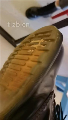 图片[12]_【Welldoer】头顶鞋子/长靴白袜各种踩踏/清理脏鞋底_HD绳艺资源