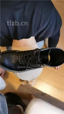 图片[14]_【Welldoer】头顶鞋子/长靴白袜各种踩踏/清理脏鞋底_HD绳艺资源