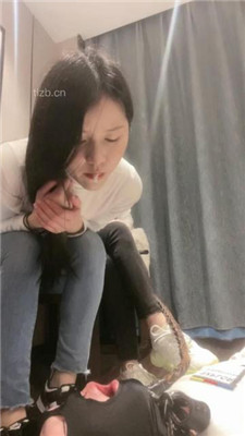 图片[11]_【漫漫】姐妹花S虐-转胯狗爬/跪舔臭脚/2踩踏/狂吸臭白袜_HD绳艺资源