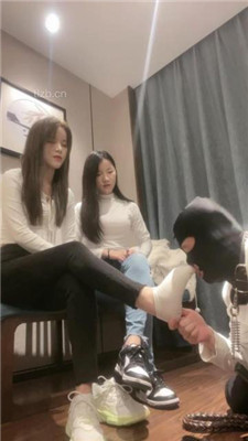 图片[17]_【漫漫】姐妹花S虐-转胯狗爬/跪舔臭脚/2踩踏/狂吸臭白袜_HD绳艺资源