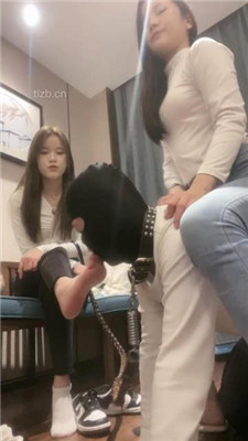 图片[20]_【漫漫】姐妹花S虐-转胯狗爬/跪舔臭脚/2踩踏/狂吸臭白袜_HD绳艺资源