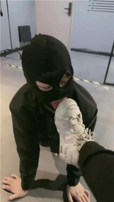 图片[9]_【黑兔】严刑逼供教训犯人-舔脏老爹鞋/吊绑虐打/狗链遛狗_HD绳艺资源