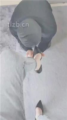 【云儿】跪舔白领S的高跟美足_HD绳艺资源