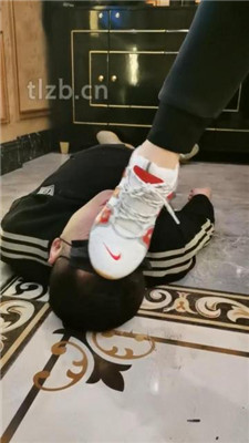 图片[6]_【文文文】KTV开发双素人-舔脏鞋底/踢踹/碾压狗头/闻棉袜踩踏_HD绳艺资源