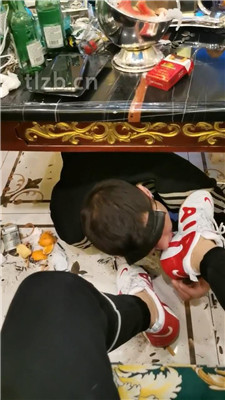 图片[20]_【文文文】KTV开发双素人-舔脏鞋底/踢踹/碾压狗头/闻棉袜踩踏_HD绳艺资源